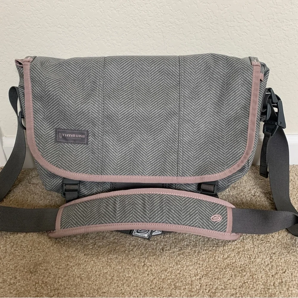 Timbuk2 Gray Herringbone Laptop Messenger Bag with Pink Trim